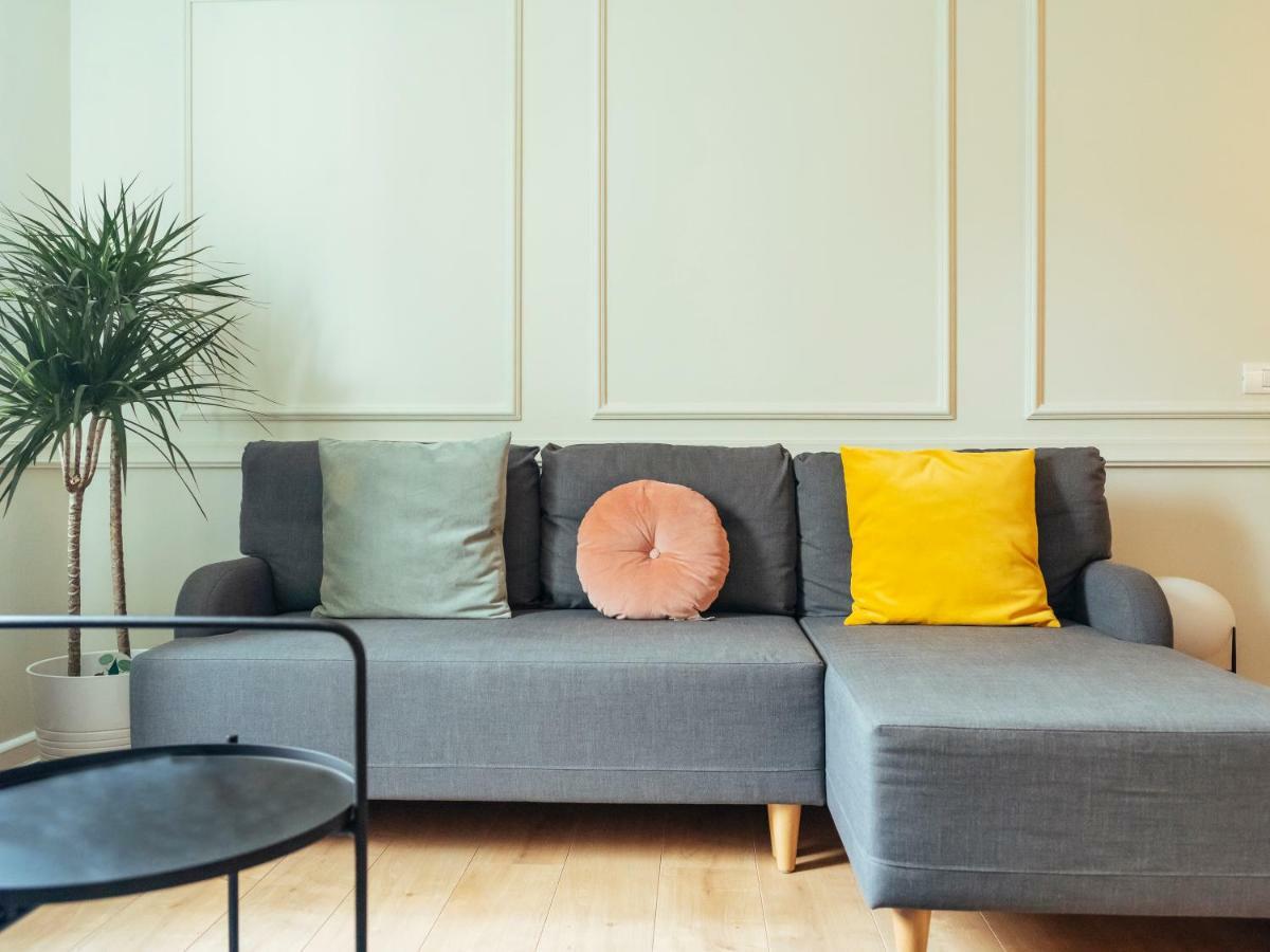 Classy Apartment - Old Town Bukares Bagian luar foto