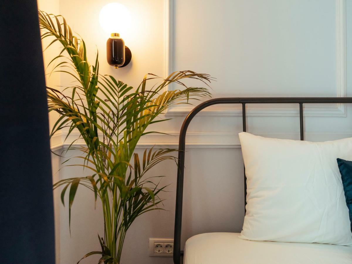 Classy Apartment - Old Town Bukares Bagian luar foto