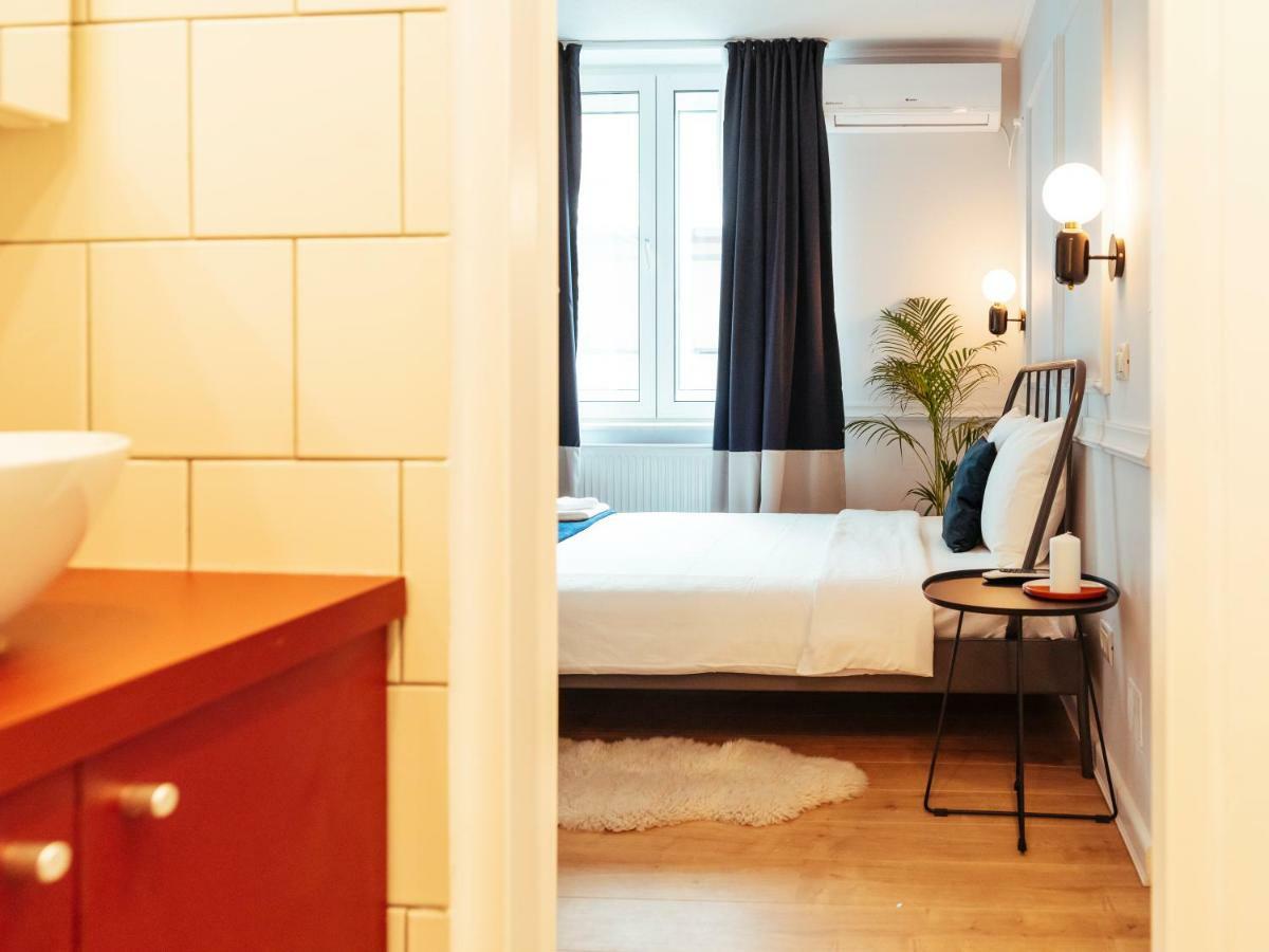 Classy Apartment - Old Town Bukares Bagian luar foto