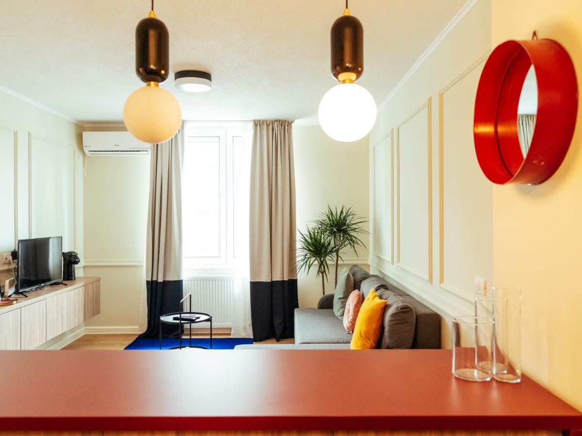 Classy Apartment - Old Town Bukares Bagian luar foto